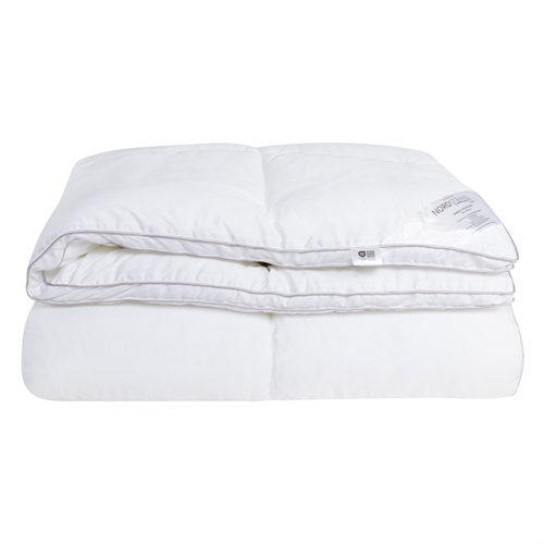 Bambus täcke 140x220 cm - Allergivänligt året-runt-täcke med extra mjuk dunfiber och 100% bambus bolster - Nordstrand Home