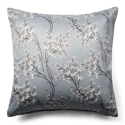 Blommigt örngott 60x63 cm - Ljusblått örngott i vändbart design - Satin örngott - IN Style