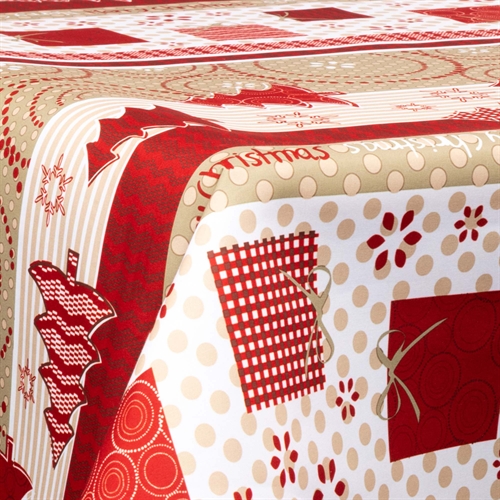 Textil vaxduk med akrylbeläggning - Med julmotiv - Julgranar och presenter - 140 cm bred - På metervara